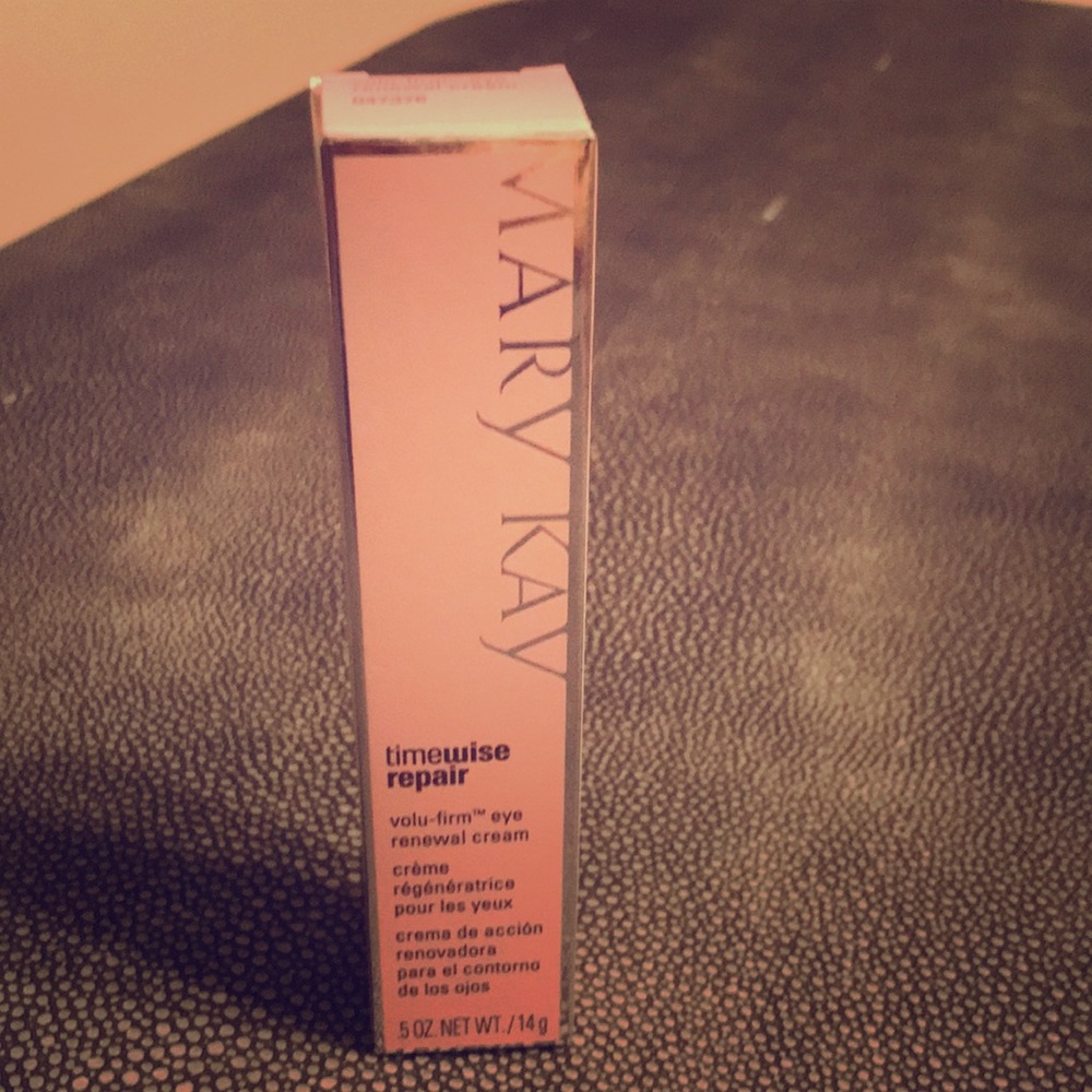 Mary Kay volu-firm eye renewal cream